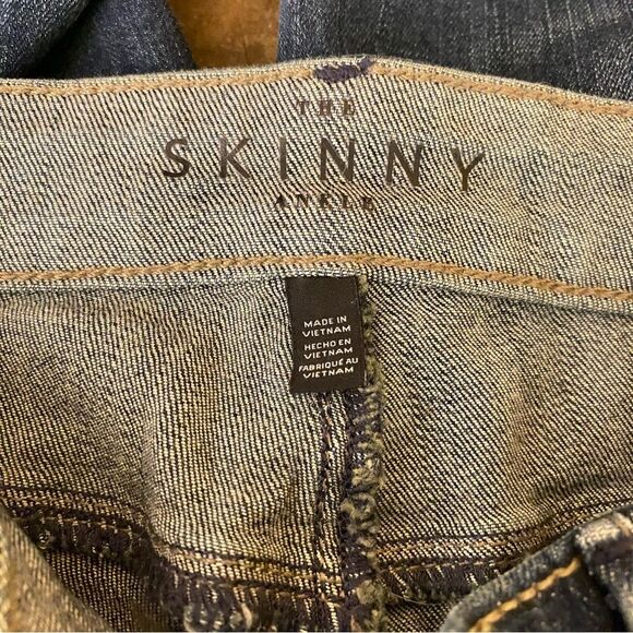 White House Black Market Skinny Ankle Capris Size 2 Petite Embroidered Mid Rise - Picture 6 of 8